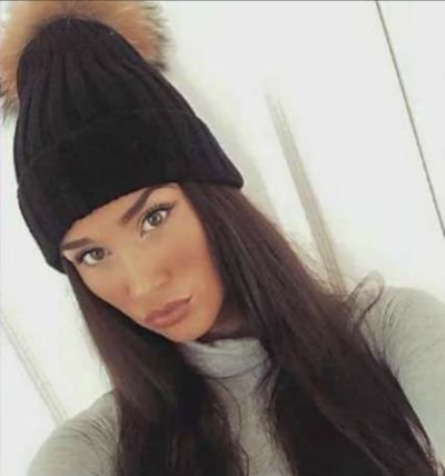 Дамска шапка зимна с голям естествен пух от лисица с тик так копче за сваляне