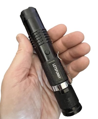 Мощен LED фенер с електрошок POWER STYLE M11 – идеален за оцеляване и самоотбрана