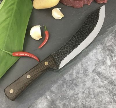 Ловен нож за дране и обезкостяване с дървена дръжка и кожена кания