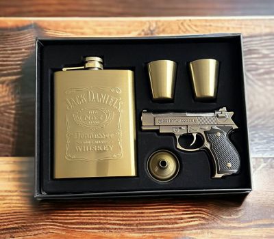 Мъжки Подаръчен Комплект Jack Daniels: Метален Пистолет Запалка, 2 Чаши и Фуния