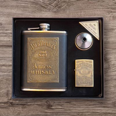 Мъжки Подаръчен Комплект Jack Daniels: Метален Пистолет Запалка, 2 Чаши и Фуния